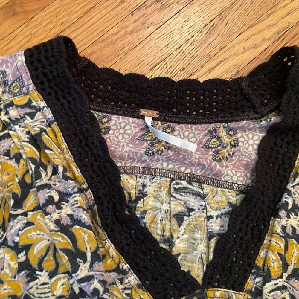 Free People Leilani Top Crochet Trim Print Cropped tee - Picture 7 of 7